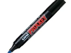 MARQUEUR UNIBALL UNI PROCKEY PERMANENT POINTE OGIVE TRACÉ 1.8MM ENCRE SANS ALCOOL CORPS PLASTIQUE COLORIS BLEU