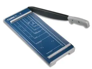 CISAILLE DAHLE 502 FORMAT A4 CAPACITÉ COUPE 8F PRESSION MANUELLE LAME ACIER LONGUEUR COUPE 320MM 420X175X60MM