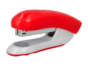 AGRAFEUSE BUREAU Q-CONNECT KF14206 PLASTIQUE ABS CAPACITE 20 FEUILLES COLORIS ROUGE