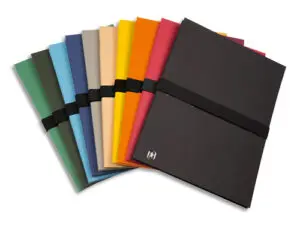 CHEMISE HAMELIN TOILE EXTENSIBLE A4 24X32CM         FERMETURE SANGLE VELCRO       COLORIS ASSORTIS