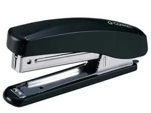 AGRAFEUSE BUREAU Q-CONNECT ÉCONOMIQUE PLASTIQUE 24X45X105MM 10 FEUILLES AGRAFES Nº10 COLORIS NOIR