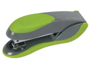 AGRAFEUSE Q-CONNECT PLASTIQUE 40X55X135MM 30 FEUILLES AGRAFES 24/6 ET 26/6 COLORIS VE     RT/GRIS